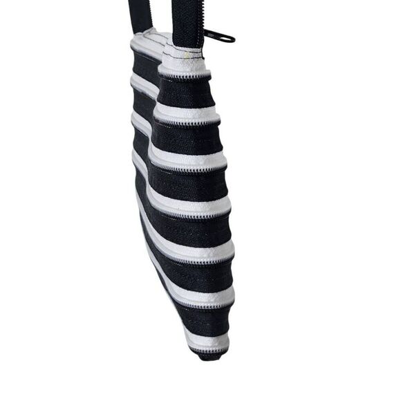 Tirolls zipper crossbody bag black white purse - Picture 5 of 8